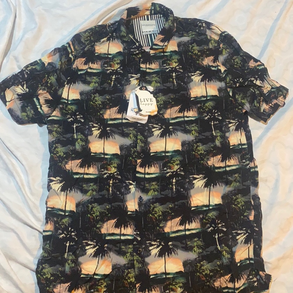 Casual dress down Button up shirt